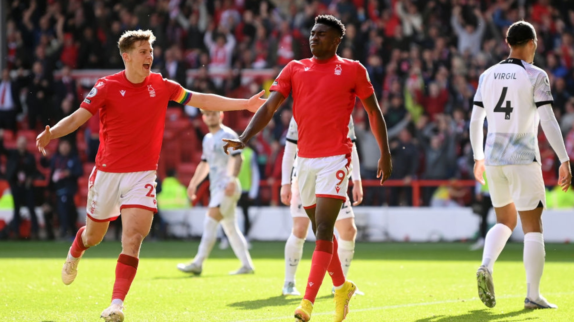 引擎上的排 引擎上的排